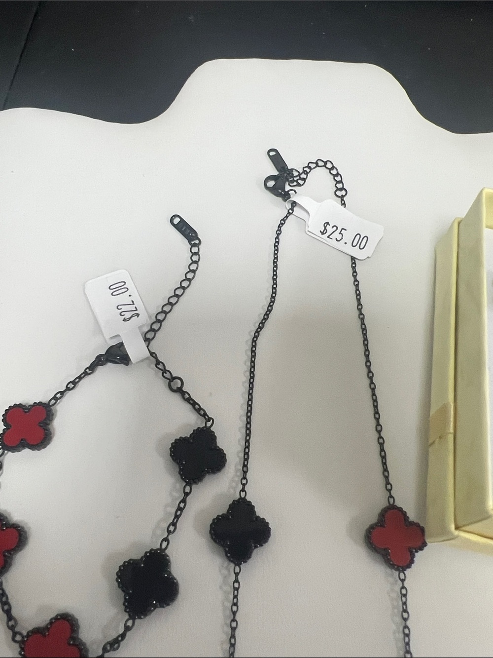 Women's Red Clover Necklace, Bracelet and Stud Earrings Set in red & black - Picture 6 of 7